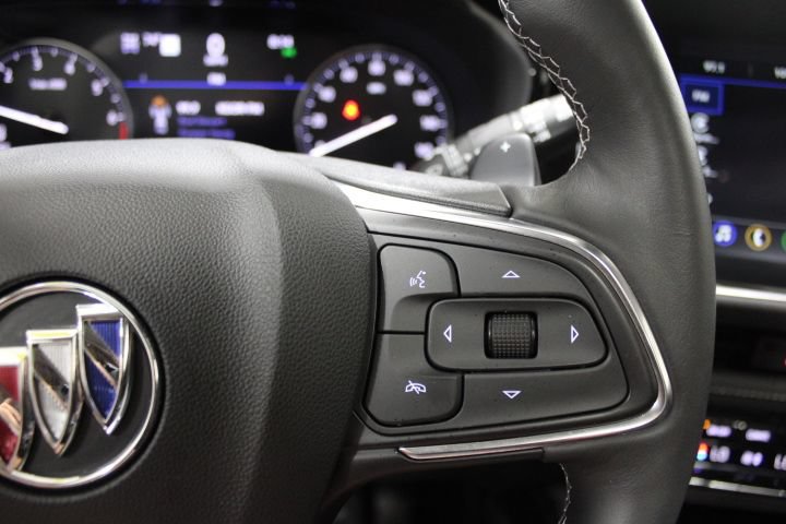 Used 2023 Buick Envision Avenir AWD/4WD image 38