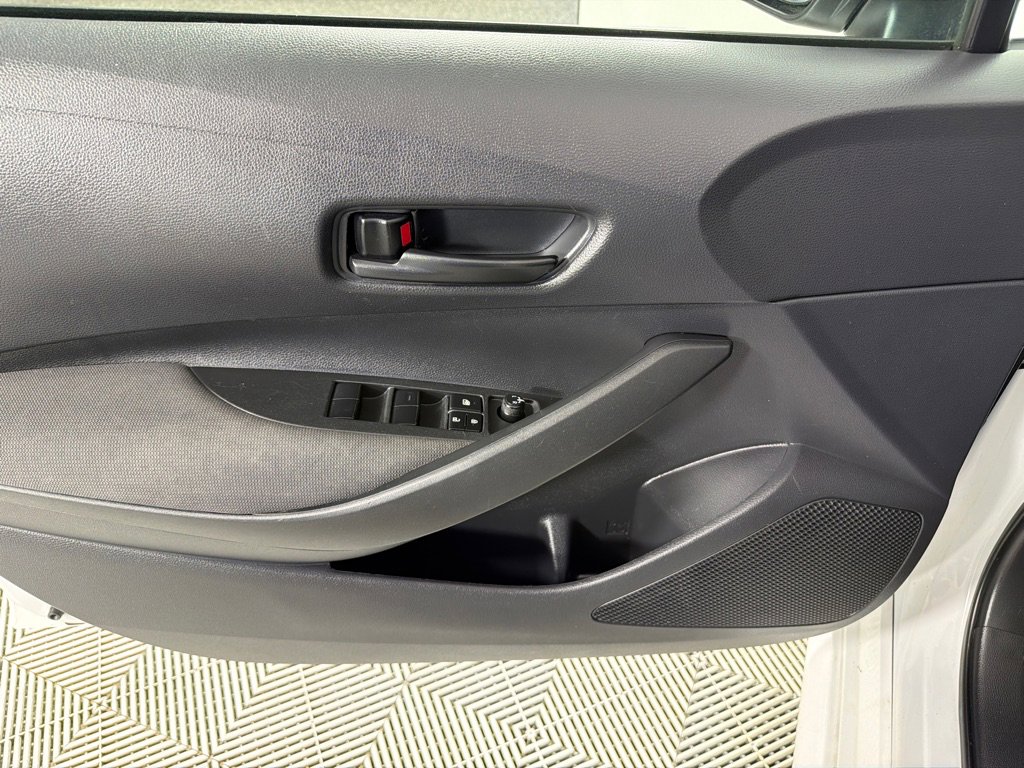 Used 2022 Toyota Corolla LE FWD image 10