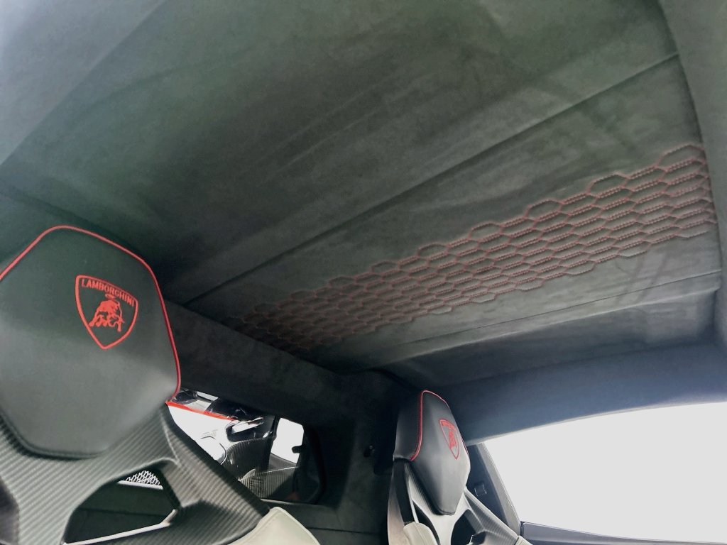 Used 2025 Lamborghini Revuelto AWD/4WD image 17