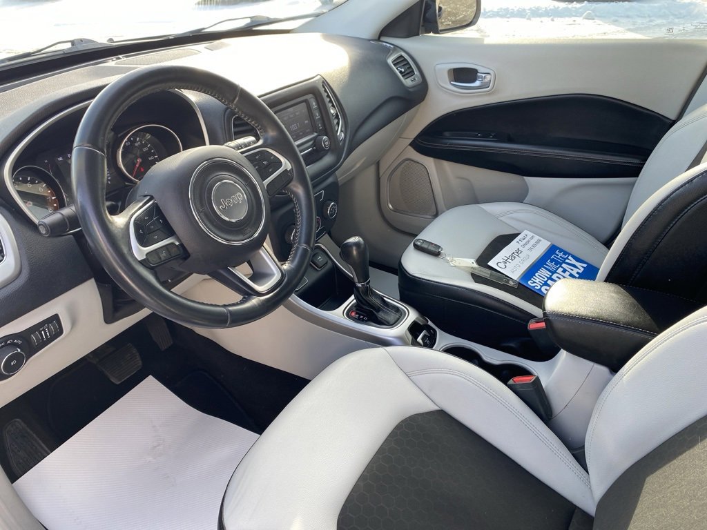 Used 2017 Jeep Compass Latitude image 22