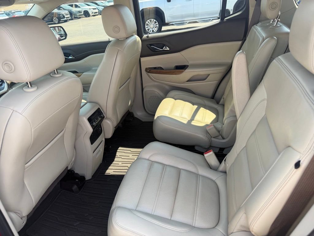 Used 2019 GMC Acadia Denali w/ Technology Package FWD image 18