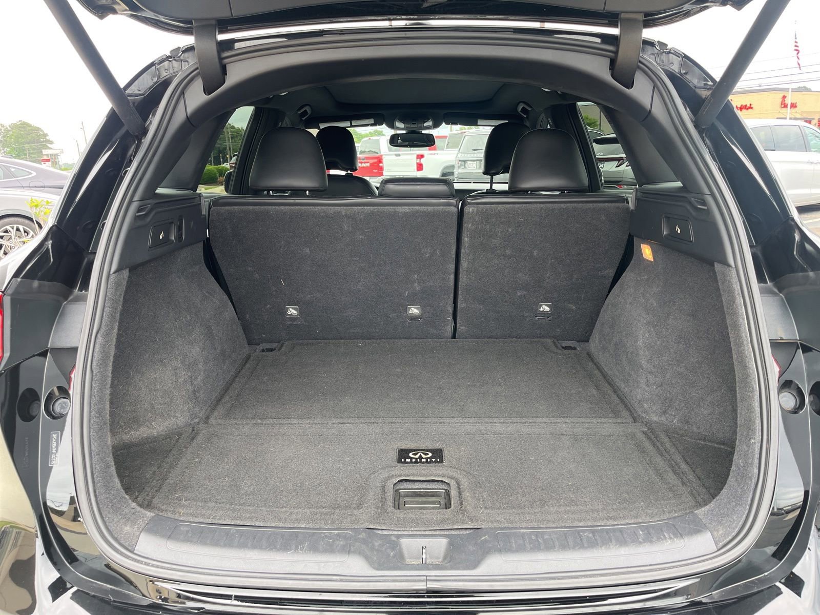 Used 2021 INFINITI QX50 Luxe w/ Appearance Package FWD image 6