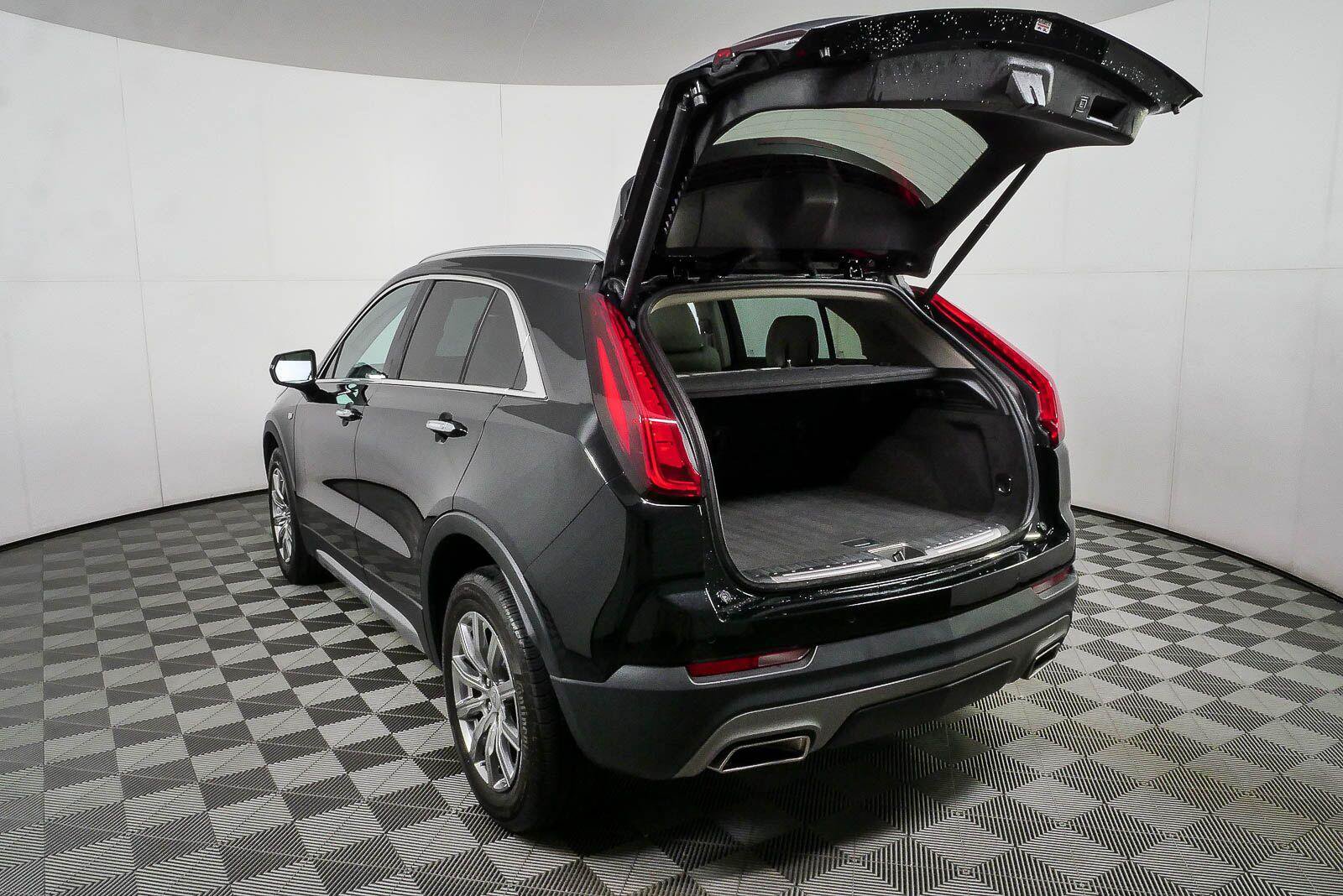 Certified 2023 Cadillac XT4 Premium Luxury w/ Cold Weather Package AWD/4WD image 33