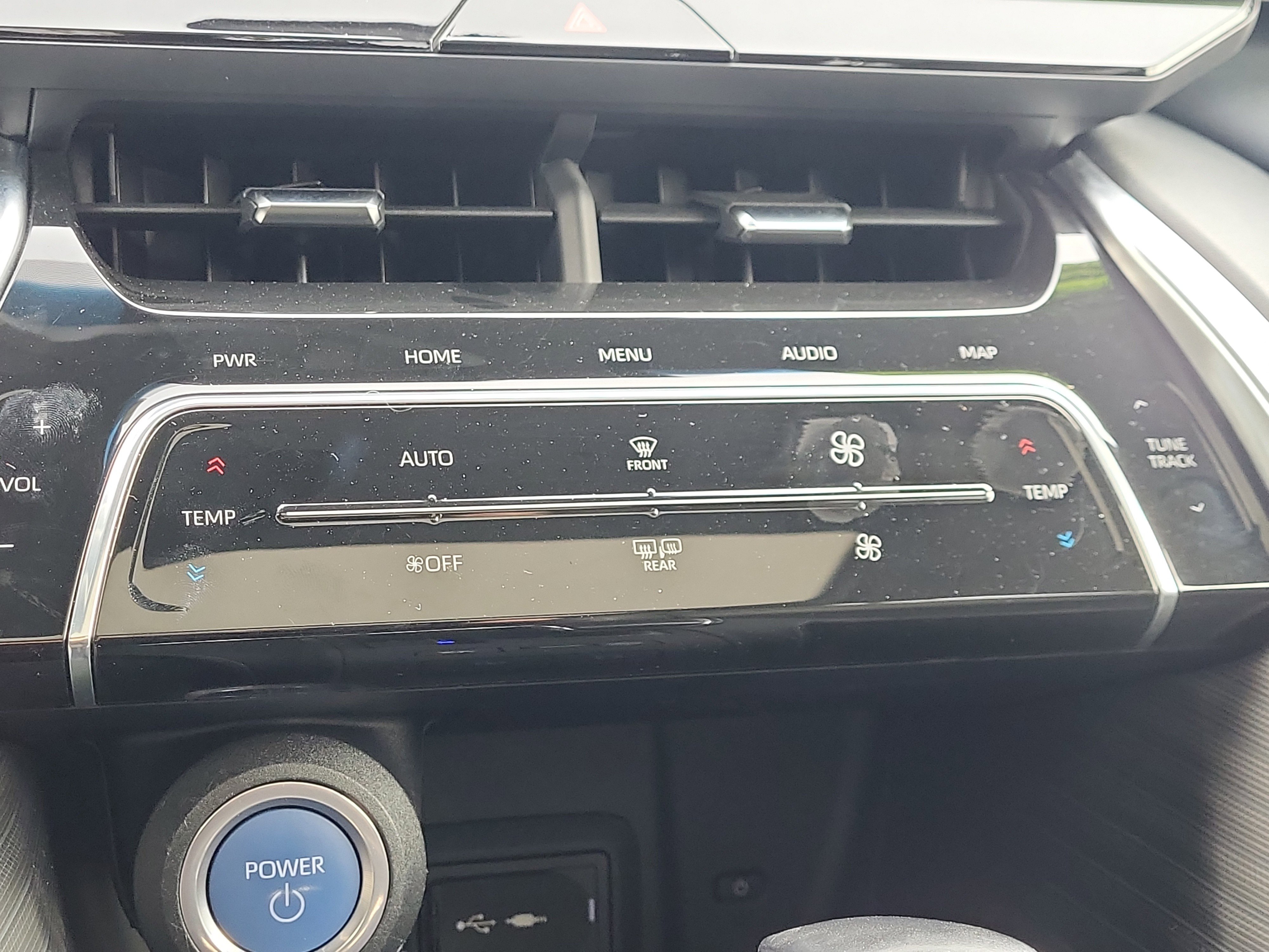 Used 2021 Toyota Venza LE image 27