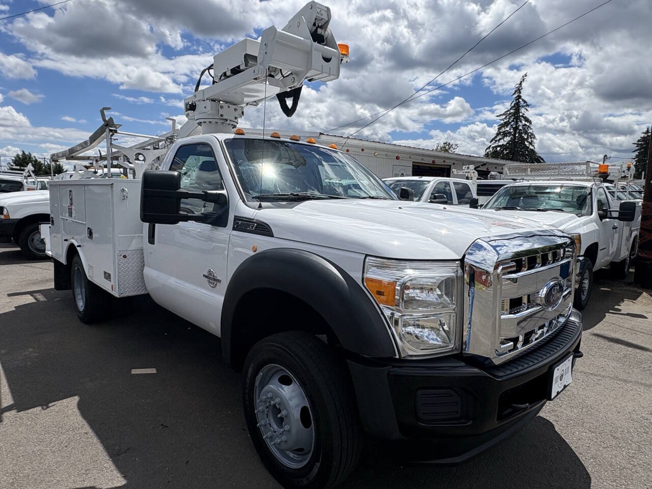 Used 2016 Ford F550 Luxury w/ Snow Plow Prep Package RWD image 5