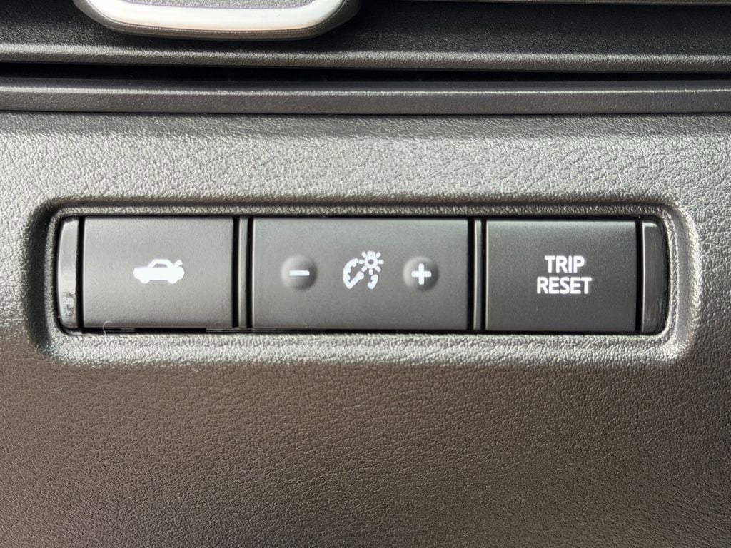 Used 2025 Nissan Altima 2.5 SV FWD image 24