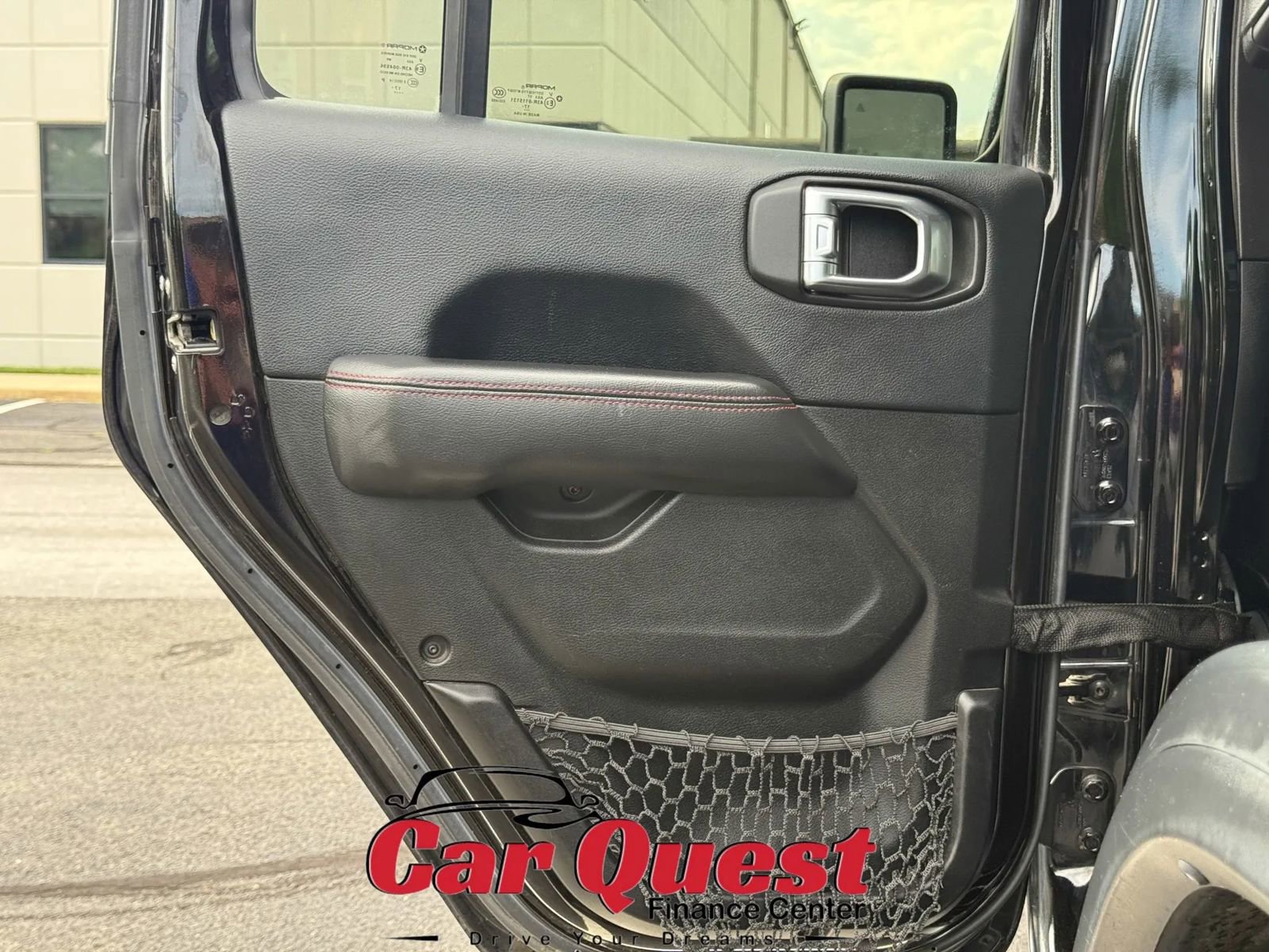 Used 2018 Jeep Wrangler Unlimited Rubicon w/ Dual Top Group image 13