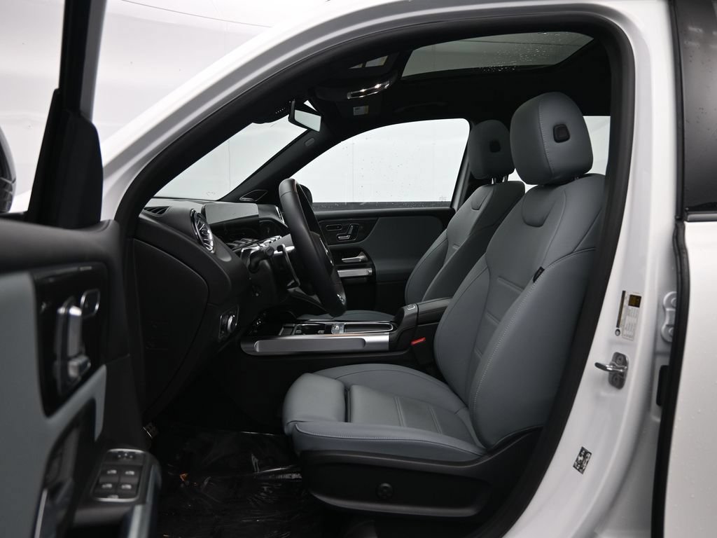 Used 2025 Mercedes-Benz GLB 35 AMG 4MATIC image 23