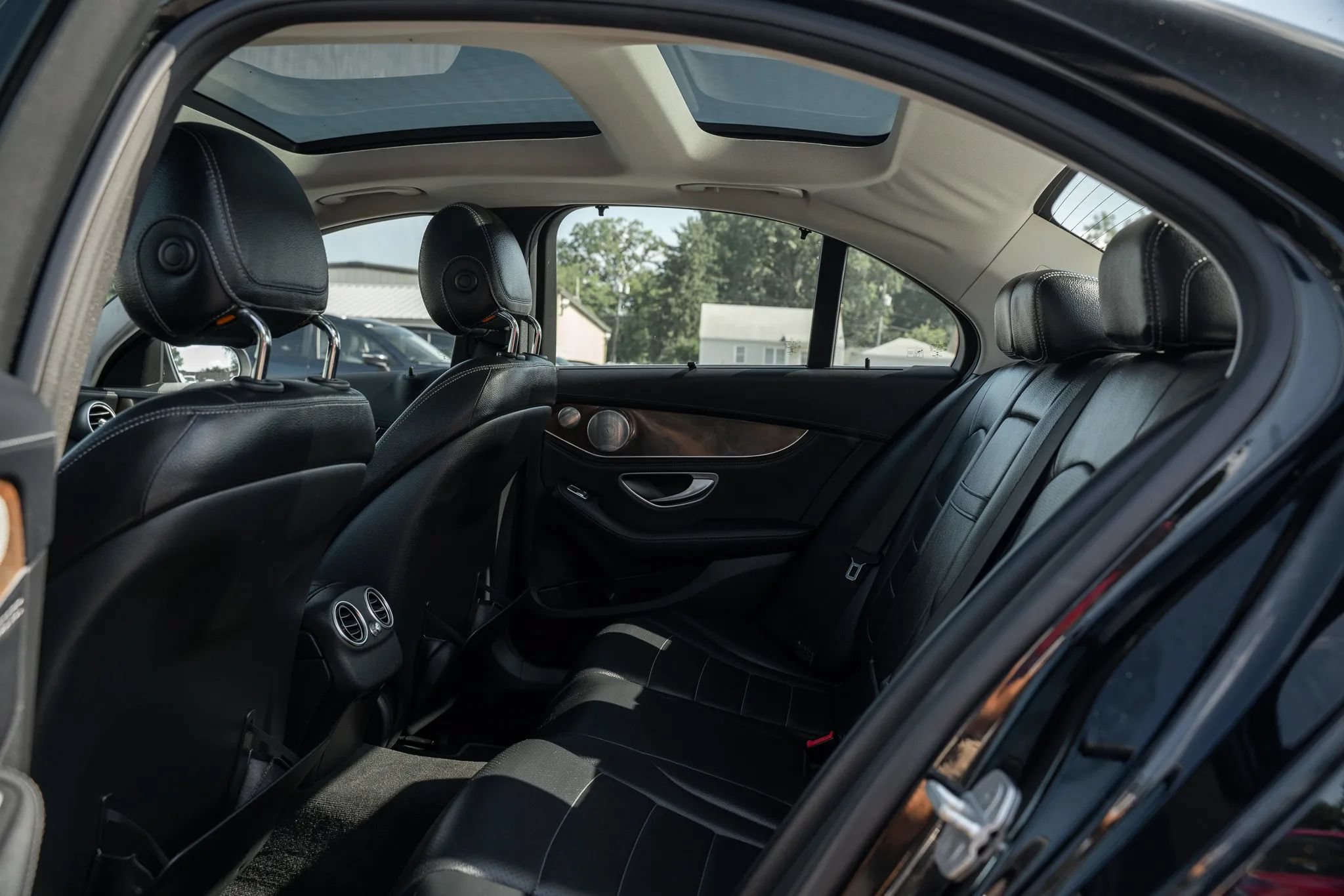 Used 2015 Mercedes-Benz C 300 4MATIC Sedan w/ Premium 1 Package image 8