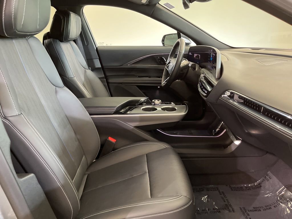 Certified 2024 Cadillac Lyriq Sport AWD/4WD image 10