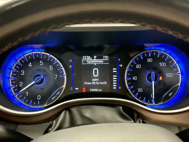 Used 2019 Chrysler Pacifica Touring-L FWD image 6