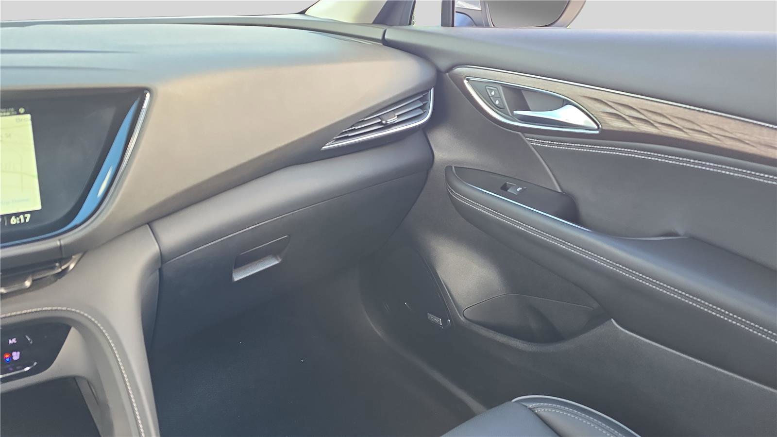 Used 2023 Buick Envision Avenir AWD/4WD image 26