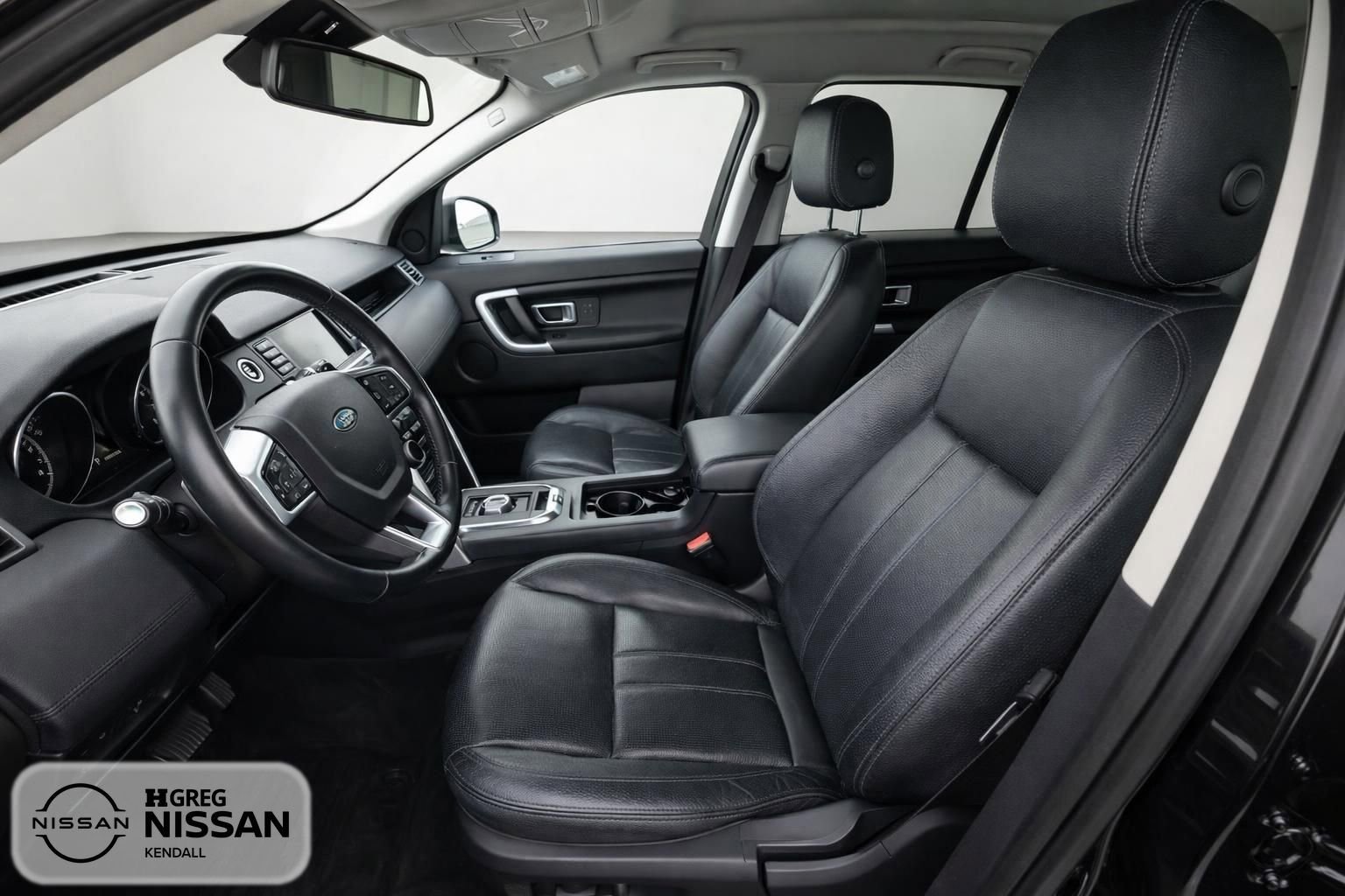 Used 2017 Land Rover Discovery Sport HSE AWD/4WD image 7