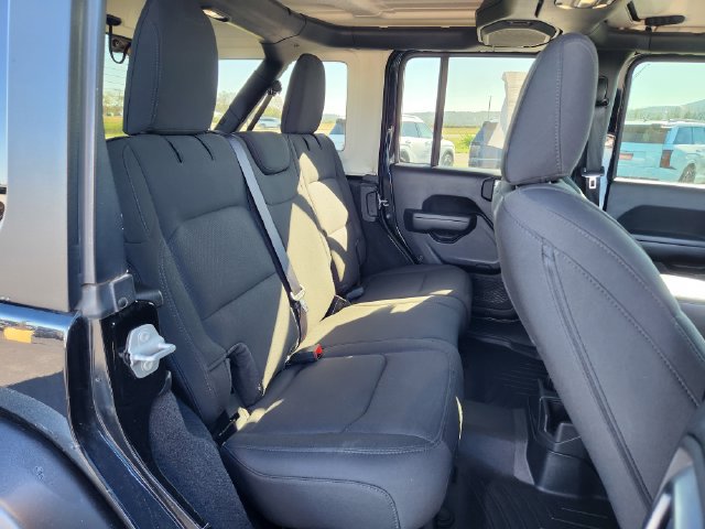 Used 2022 Jeep Wrangler Unlimited Sport AWD/4WD image 23
