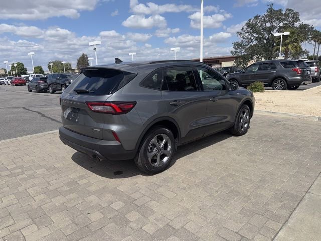 Used 2025 Ford Escape ST-Line AWD/4WD image 3