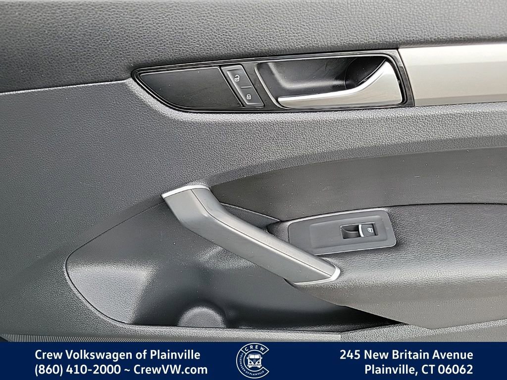 Certified 2022 Volkswagen Passat 2.0T SE FWD image 41