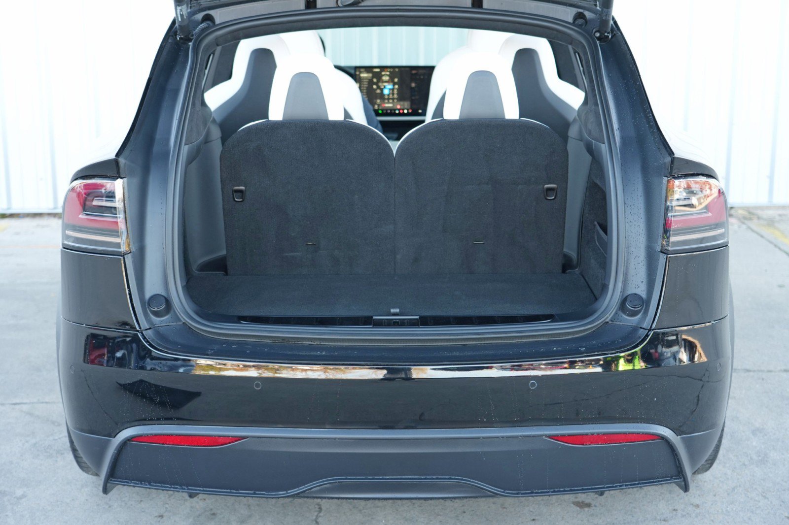 Used 2023 Tesla Model X image 9