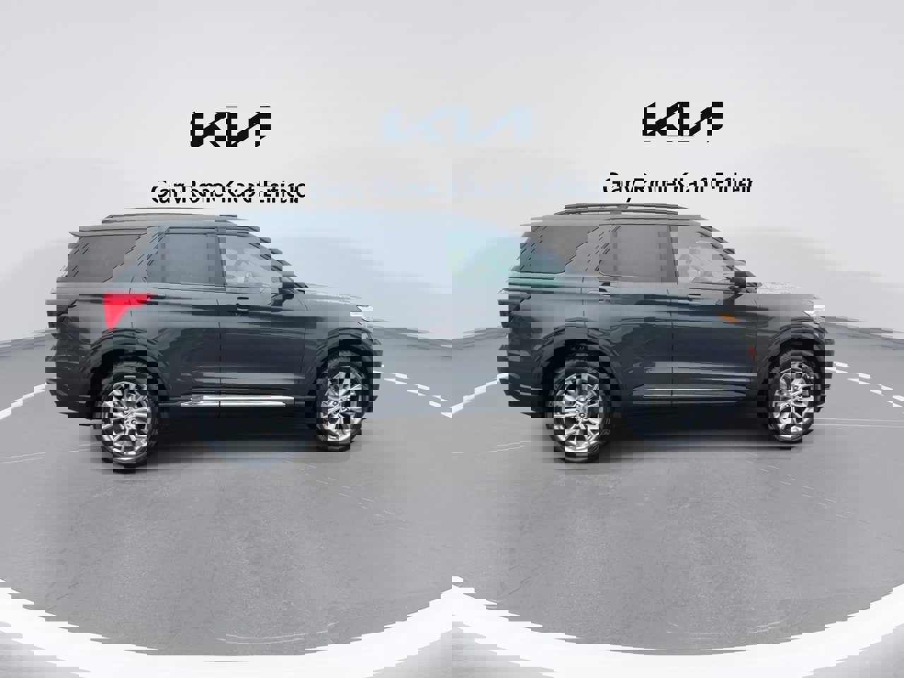 Used 2021 Ford Explorer XLT w/ Equipment Group 202A image 9