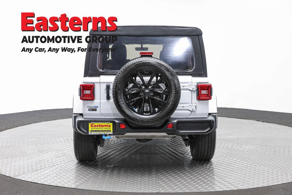Used 2022 Jeep Wrangler Unlimited Sahara w/ Cold Weather Group AWD/4WD image 6