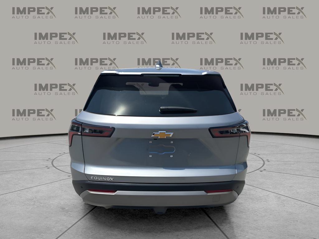 Used 2026 Chevrolet Equinox LT FWD image 4
