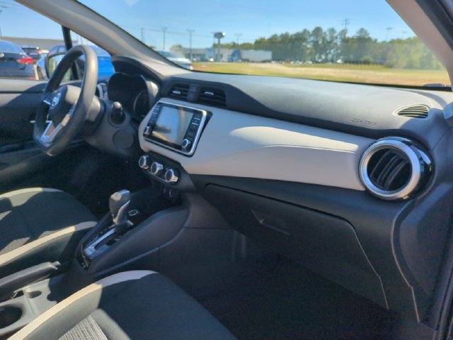 Used 2021 Nissan Versa SV FWD image 34