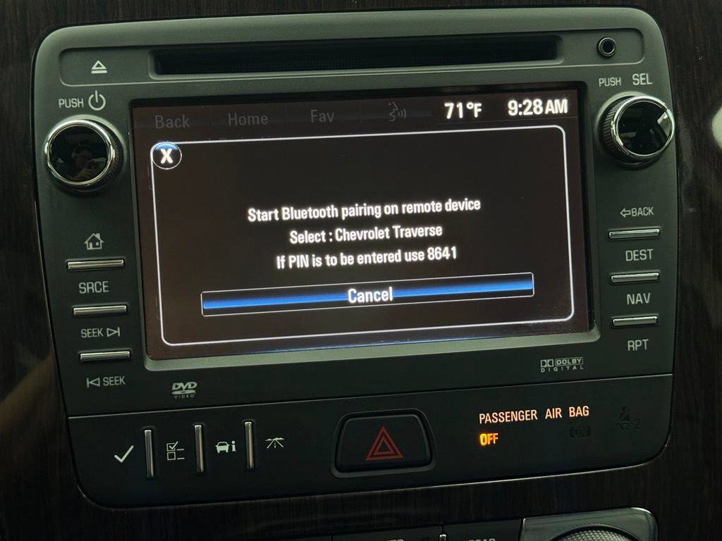 Used 2015 Chevrolet Traverse LT FWD image 23