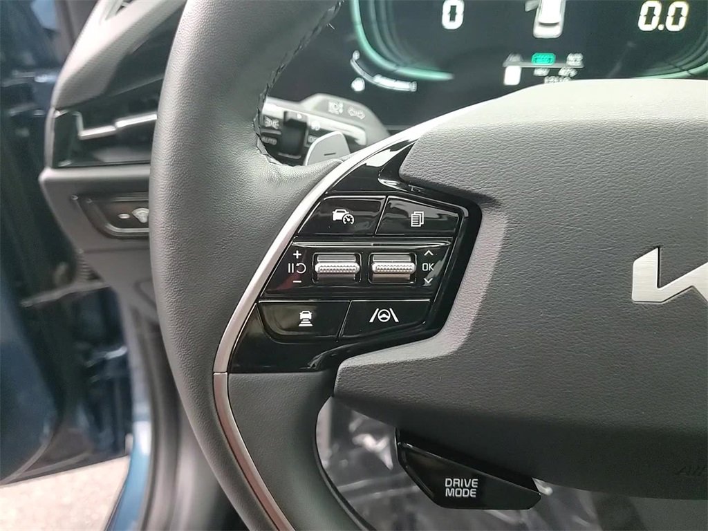Certified 2024 Kia Niro SX Touring image 14