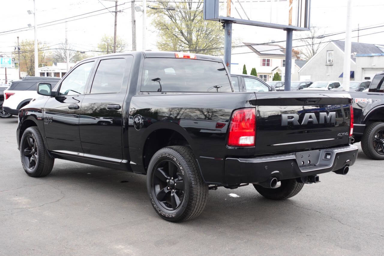 Used 2023 RAM 1500 Express w/ Wheel & Sound Group AWD/4WD image 3