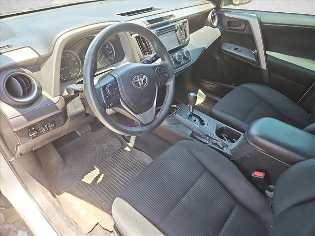 Used 2018 Toyota RAV4 LE FWD image 12