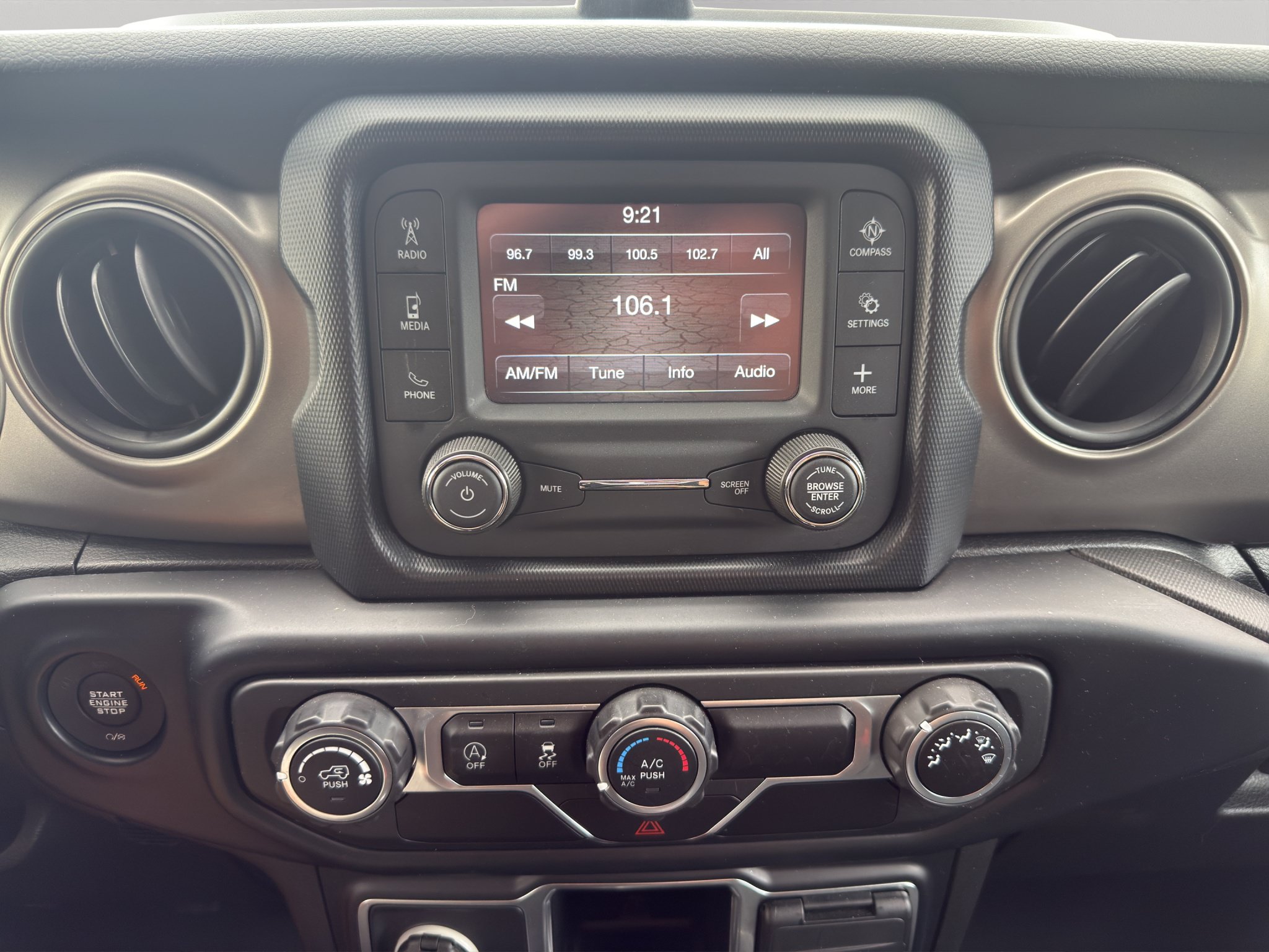 Used 2019 Jeep Wrangler Sport AWD/4WD image 29