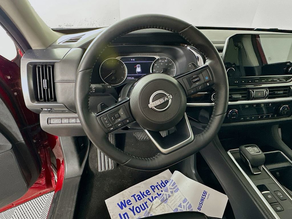 Certified 2024 Nissan Pathfinder SL image 17
