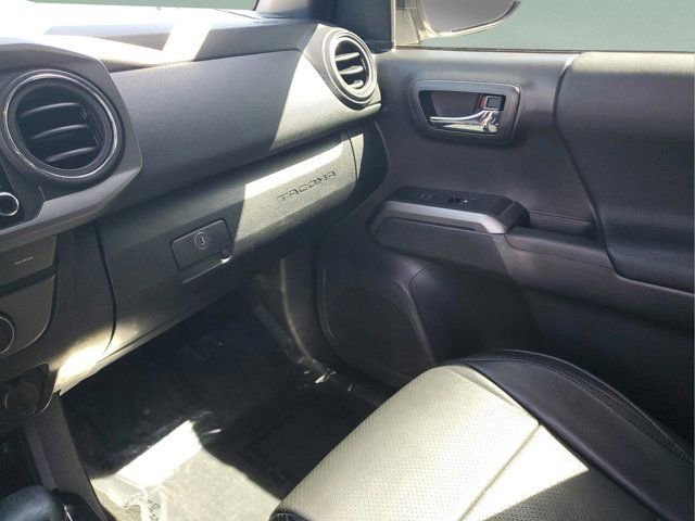 Certified 2023 Toyota Tacoma TRD Sport w/ Technology Package AWD/4WD image 21