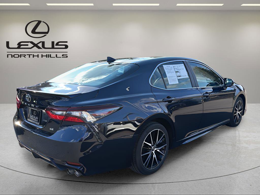 Used 2022 Toyota Camry SE image 6