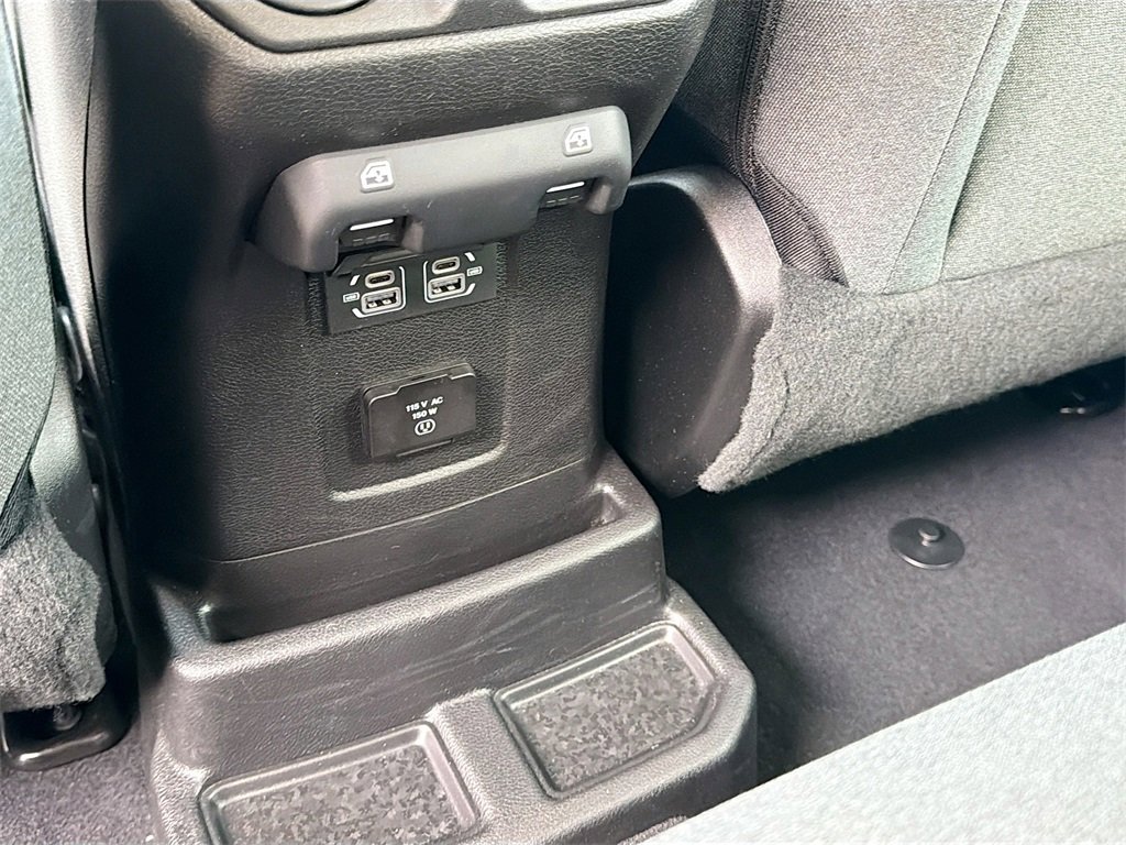 Used 2025 Jeep Wrangler Unlimited Sahara image 29