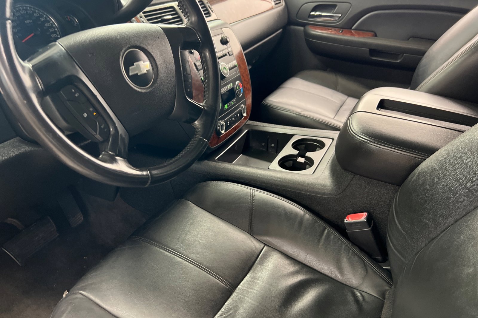 Used 2008 Chevrolet Suburban LT w/ LT Preferred Equipment Group image 9