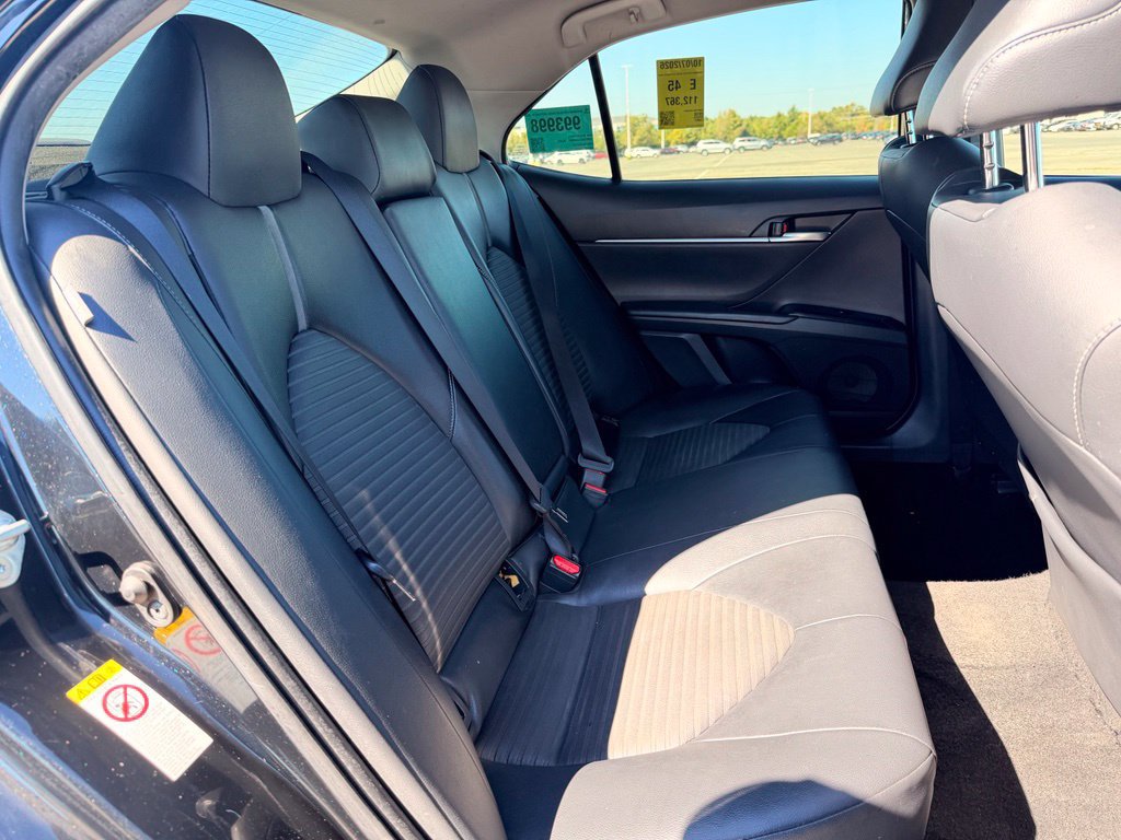 Used 2018 Toyota Camry SE FWD image 15