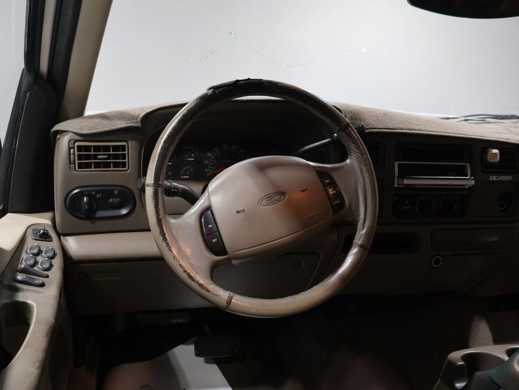 Used 2000 Ford Excursion XLT image 18