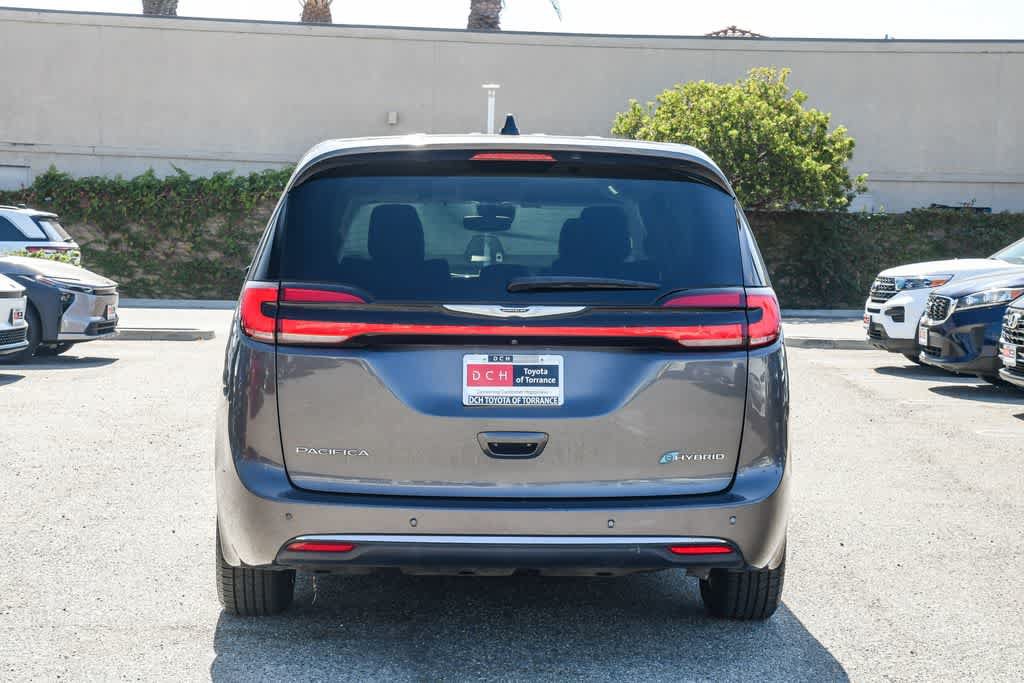 Used 2023 Chrysler Pacifica Touring-L FWD image 8
