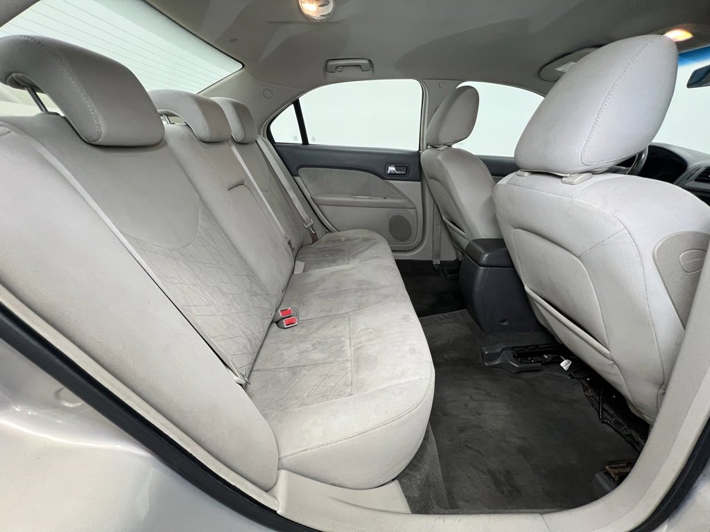 Used 2010 Mercury Milan image 7