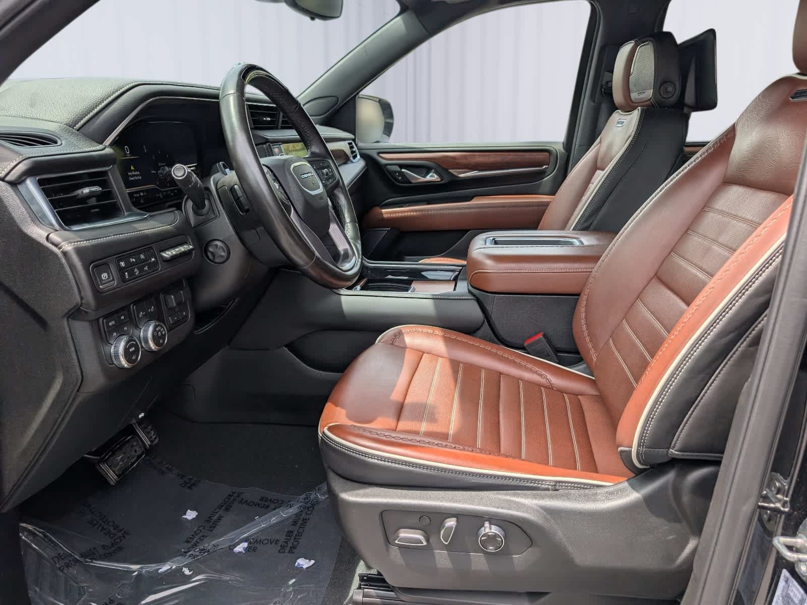 Certified 2024 GMC Yukon Denali Ultimate AWD/4WD image 19