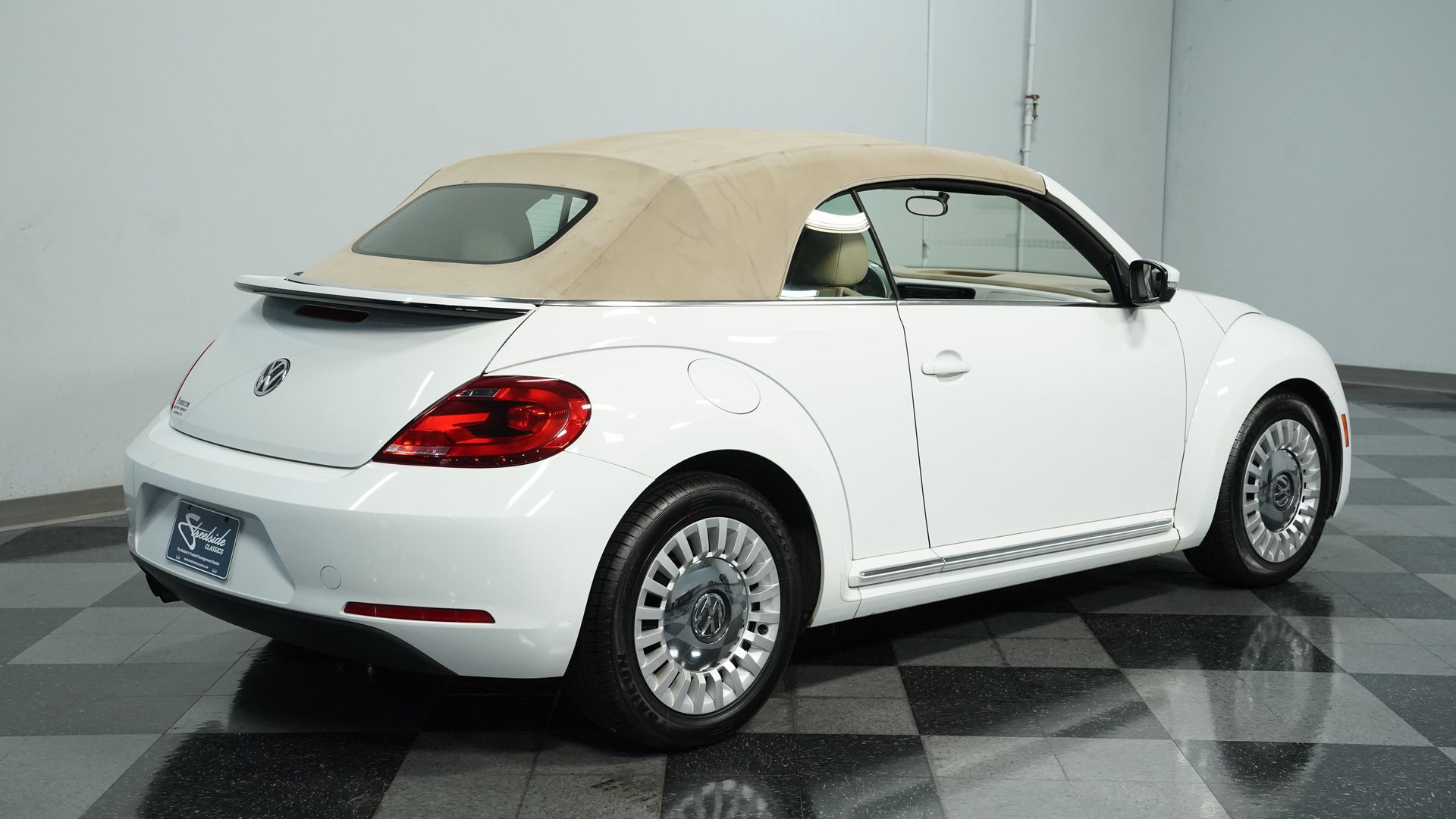 Used 2014 Volkswagen Beetle 1.8T image 11