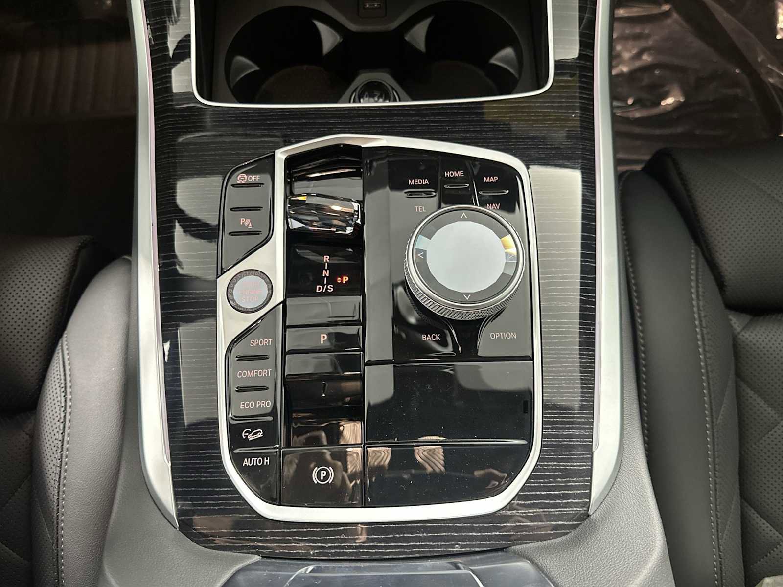 New 2026 BMW X5 M60i w/ Executive Package image 17