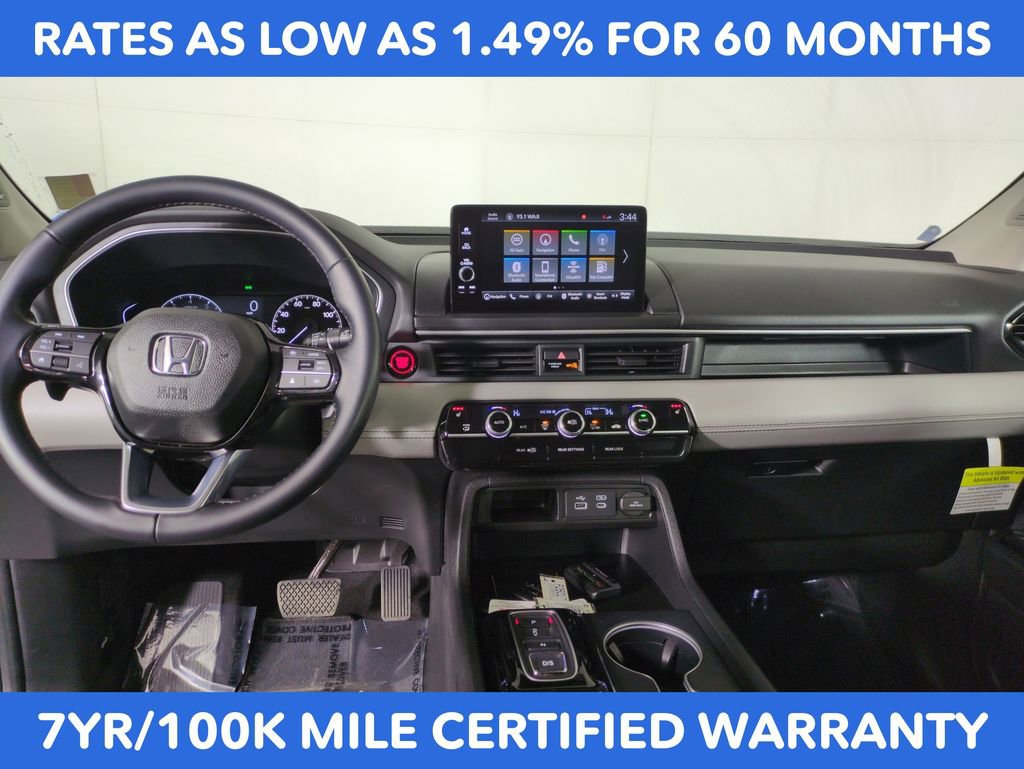 Used 2023 Honda Pilot Touring image 12