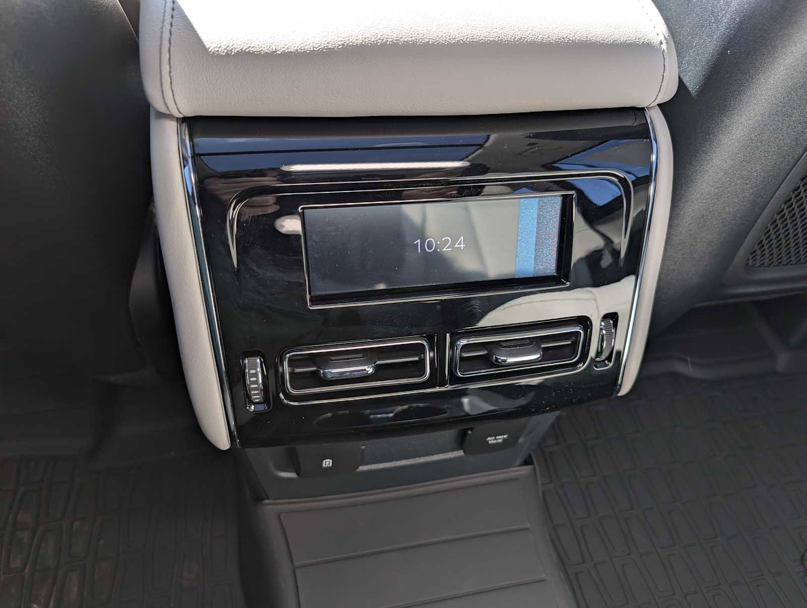 New 2026 Lincoln Aviator AWD image 16