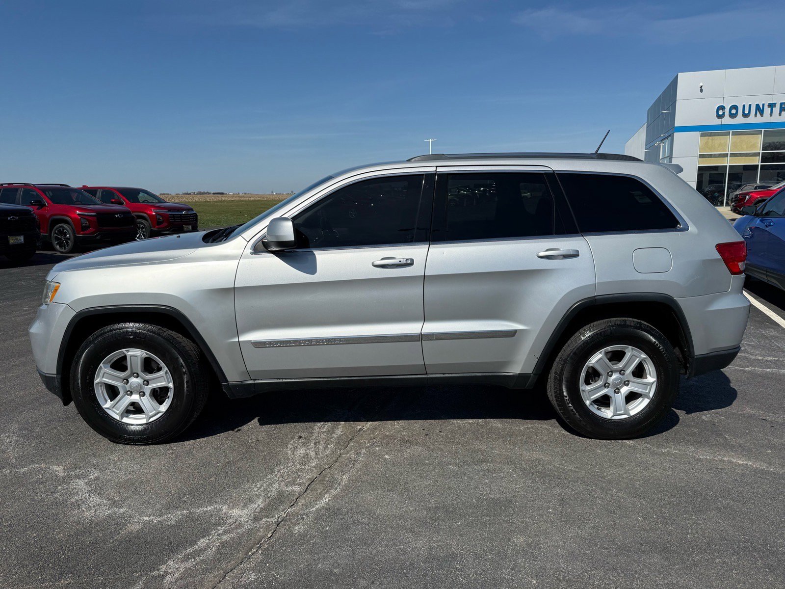 Used 2013 Jeep Grand Cherokee Laredo w/ Laredo E Group image 2