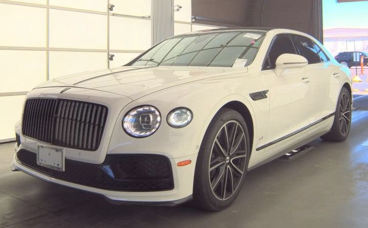Used 2021 Bentley Flying Spur V8 AWD/4WD image 2