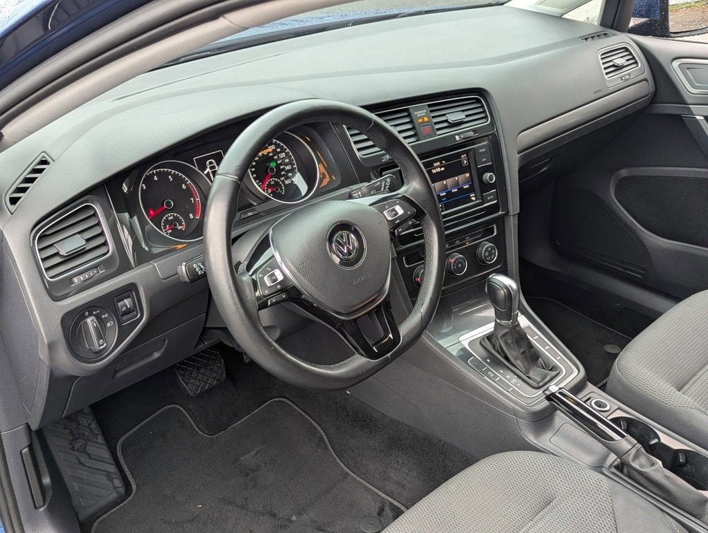 Used 2019 Volkswagen Golf S image 12