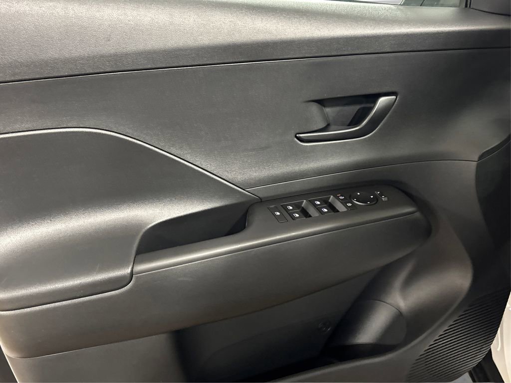 Used 2024 Hyundai Kona SEL w/ Convenience Package image 22