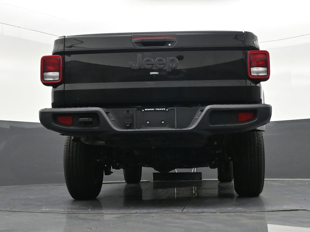 Used 2025 Jeep Gladiator Sport image 25