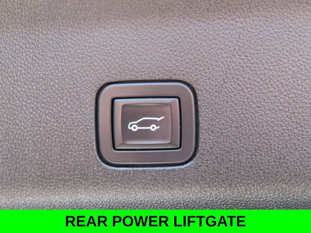 Used 2024 GMC Yukon XL Denali w/ Advanced Technology Package AWD/4WD image 35